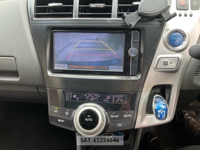 Toyota PRIUS ALPHA 2013-10 8563279-23