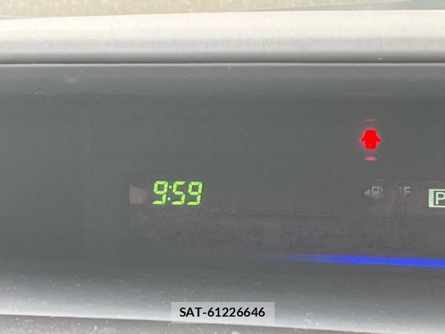 Toyota PRIUS ALPHA 2013-10 8563279-25