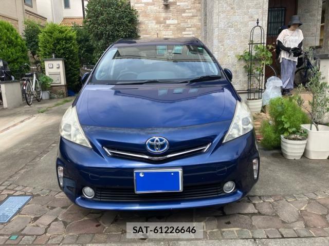 Toyota PRIUS ALPHA 2013-10 8563279-3