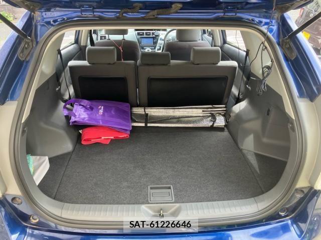 Toyota PRIUS ALPHA 2013-10 8563279-7