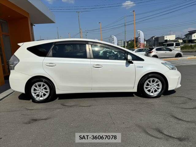 Toyota PRIUS ALPHA 2011-09 8563289-10
