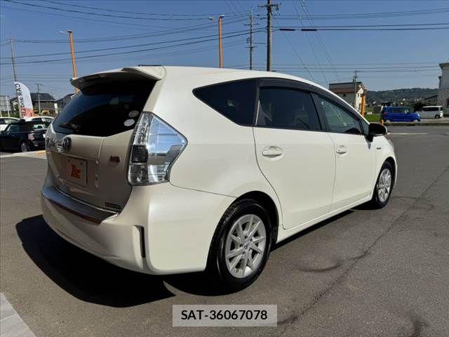 Toyota PRIUS ALPHA 2011-09 8563289-14