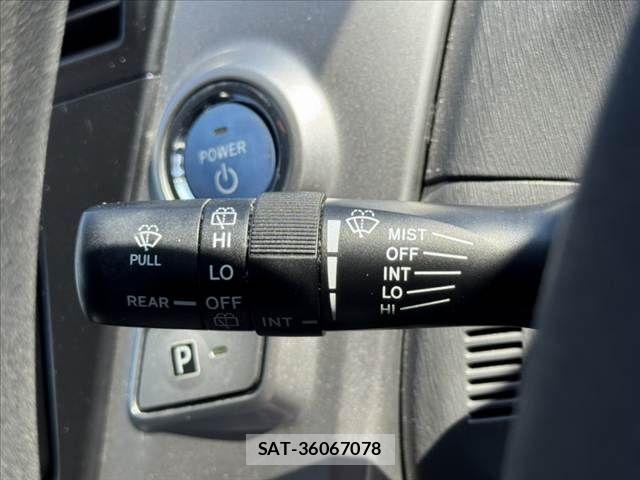 Toyota PRIUS ALPHA 2011-09 8563289-26