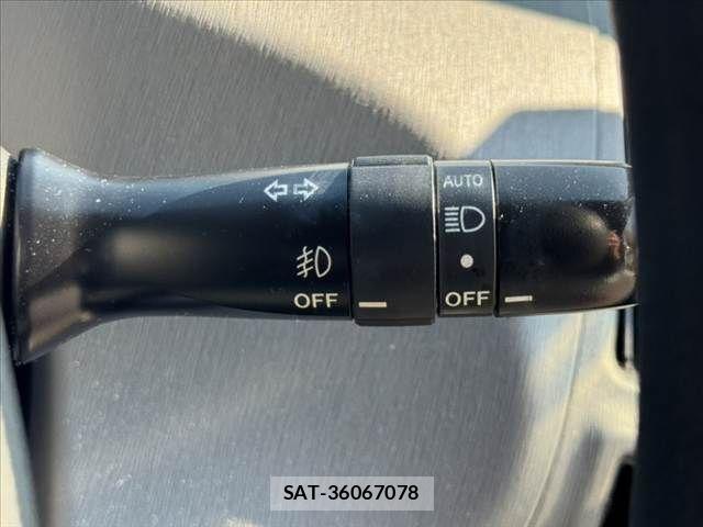 Toyota PRIUS ALPHA 2011-09 8563289-27