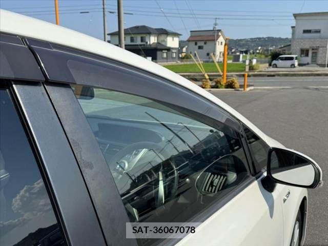 Toyota PRIUS ALPHA 2011-09 8563289-6