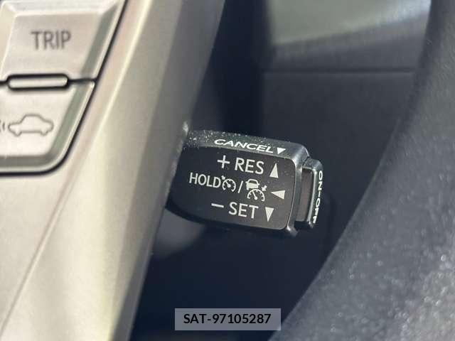 Toyota PRIUS ALPHA 2018-03 8563273-12