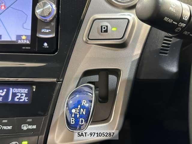 Toyota PRIUS ALPHA 2018-03 8563273-15