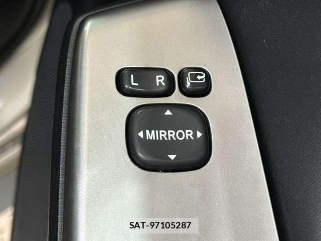 Toyota PRIUS ALPHA 2018-03 8563273-16