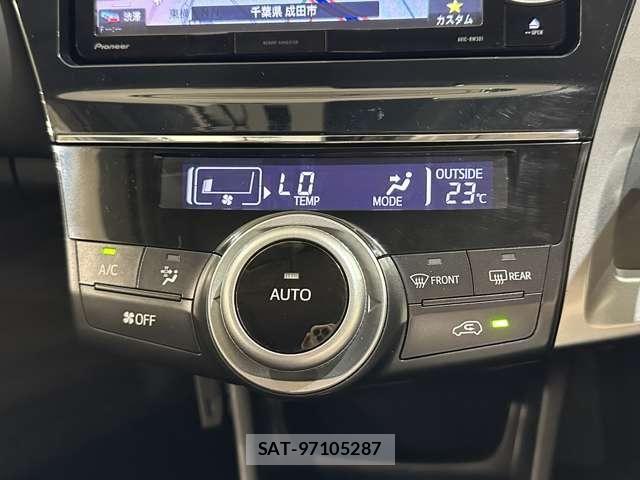 Toyota PRIUS ALPHA 2018-03 8563273-23