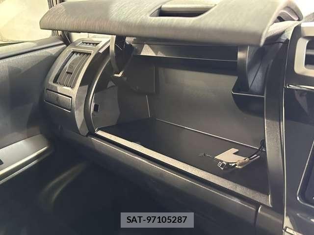 Toyota PRIUS ALPHA 2018-03 8563273-25