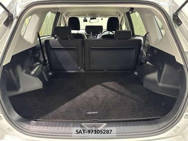 Toyota PRIUS ALPHA 2018-03 8563273-28