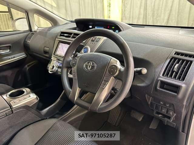 Toyota PRIUS ALPHA 2018-03 8563273-8