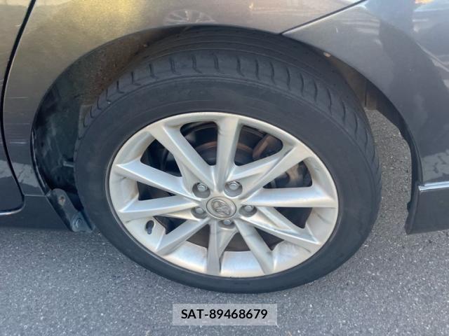Toyota PRIUS ALPHA 2011-12 8563285-10