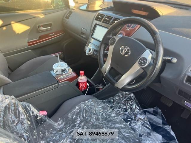 Toyota PRIUS ALPHA 2011-12 8563285-14