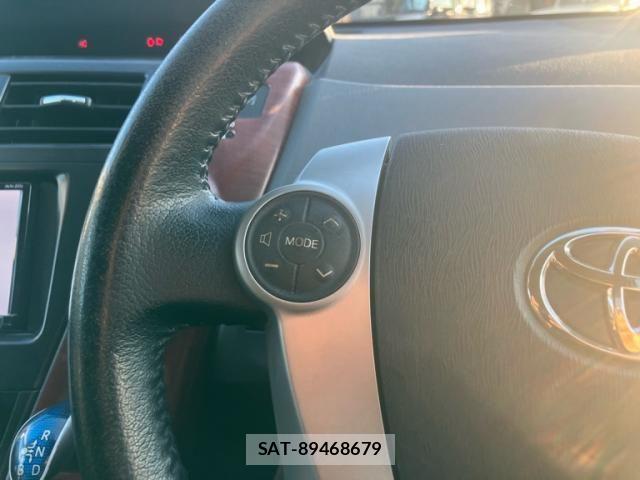 Toyota PRIUS ALPHA 2011-12 8563285-16