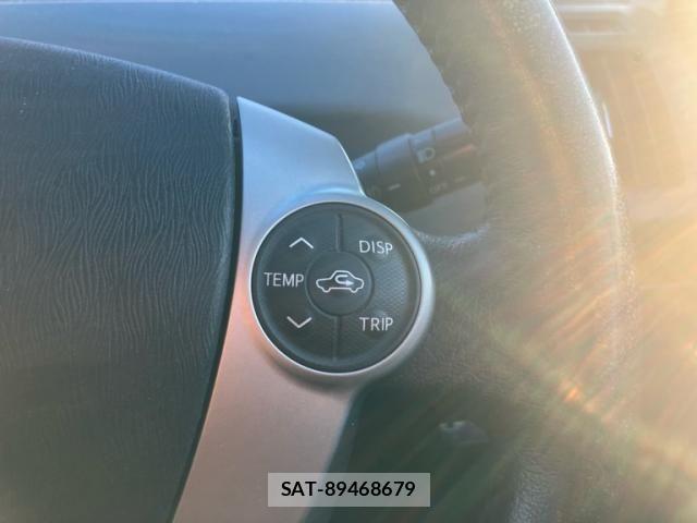 Toyota PRIUS ALPHA 2011-12 8563285-17