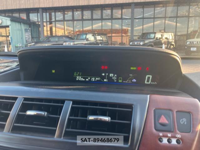 Toyota PRIUS ALPHA 2011-12 8563285-18