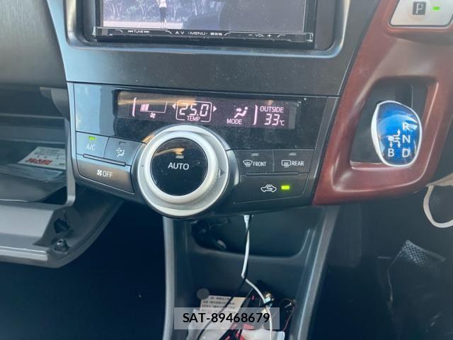 Toyota PRIUS ALPHA 2011-12 8563285-22