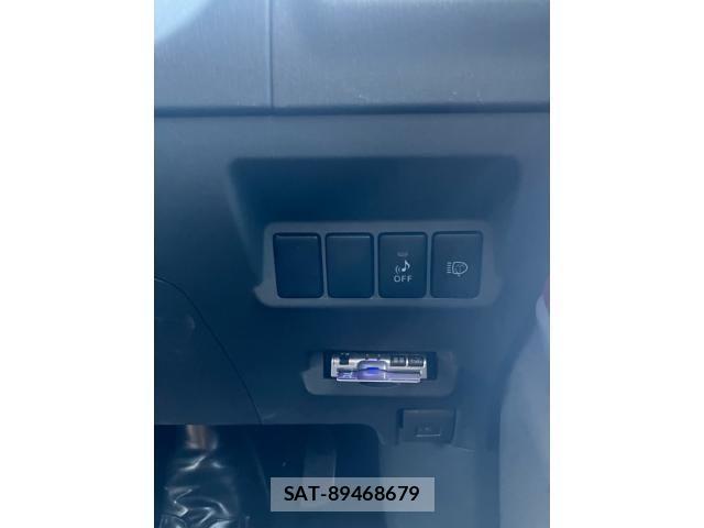 Toyota PRIUS ALPHA 2011-12 8563285-24