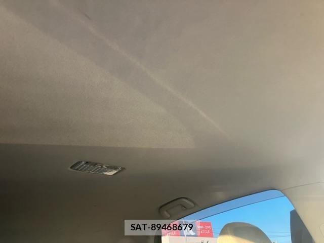 Toyota PRIUS ALPHA 2011-12 8563285-27
