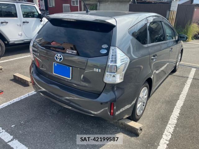 Toyota PRIUS ALPHA 2012-01 8563291-7