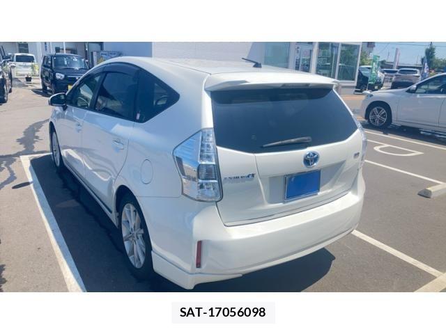 Toyota PRIUS ALPHA 2012-01 8563282-9