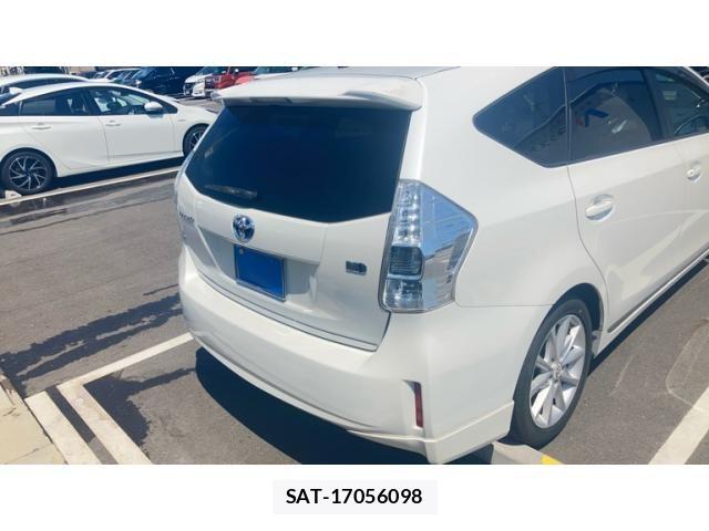 Toyota PRIUS ALPHA 2012-01 8563282-10