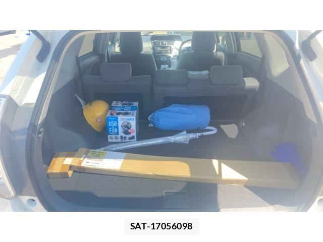 Toyota PRIUS ALPHA 2012-01 8563282-11