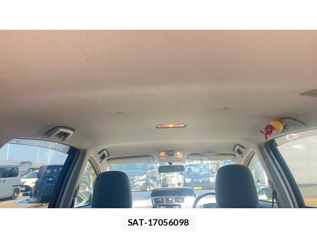 Toyota PRIUS ALPHA 2012-01 8563282-12