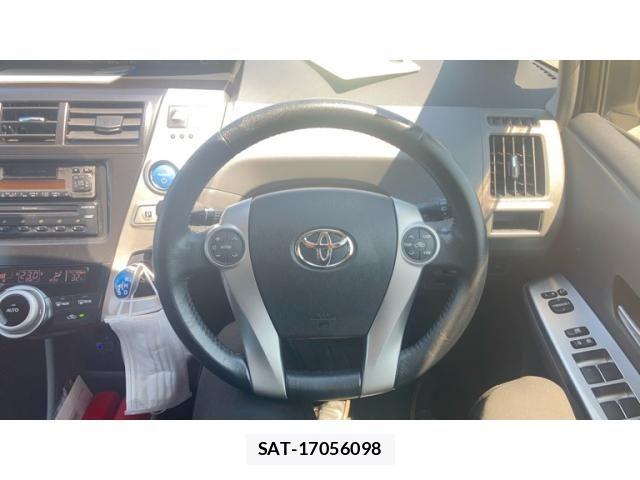Toyota PRIUS ALPHA 2012-01 8563282-18