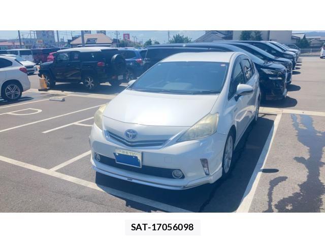 Toyota PRIUS ALPHA 2012-01 8563282-1