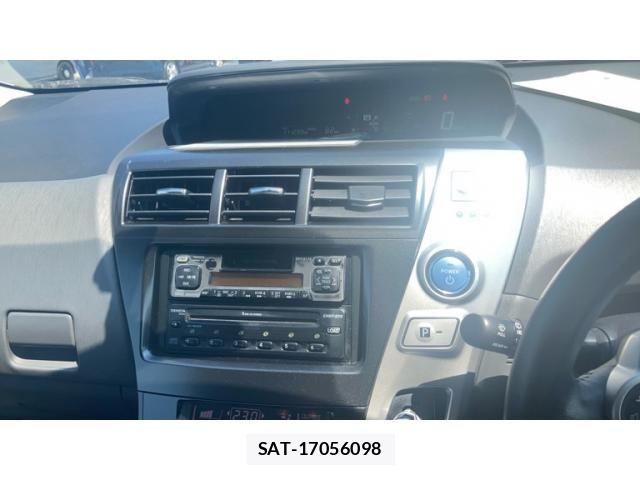 Toyota PRIUS ALPHA 2012-01 8563282-19
