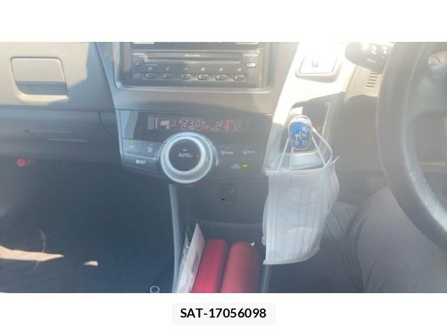 Toyota PRIUS ALPHA 2012-01 8563282-20