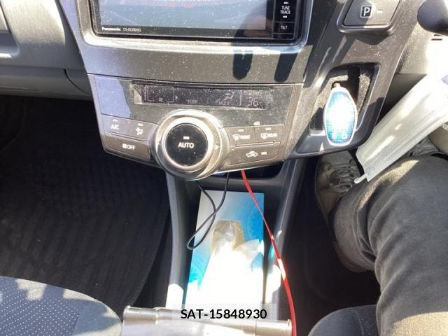 Toyota PRIUS ALPHA 2014-05 8563288-13