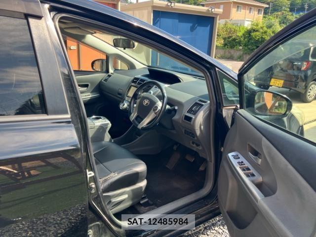 Toyota PRIUS ALPHA 2011-12 8563290-10