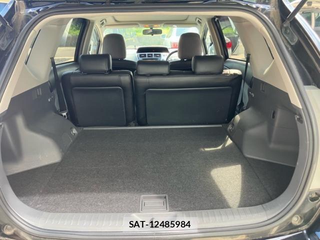 Toyota PRIUS ALPHA 2011-12 8563290-12