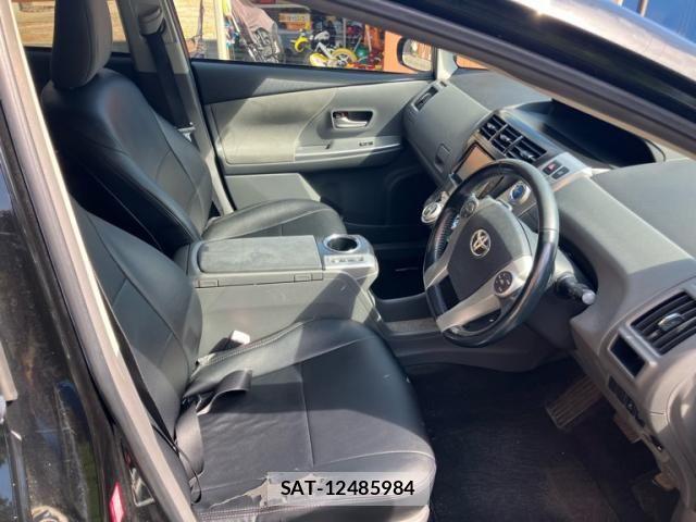 Toyota PRIUS ALPHA 2011-12 8563290-13