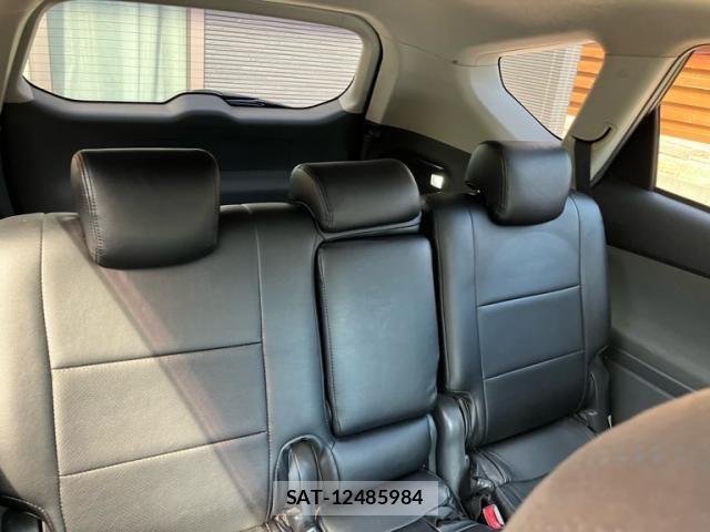 Toyota PRIUS ALPHA 2011-12 8563290-14