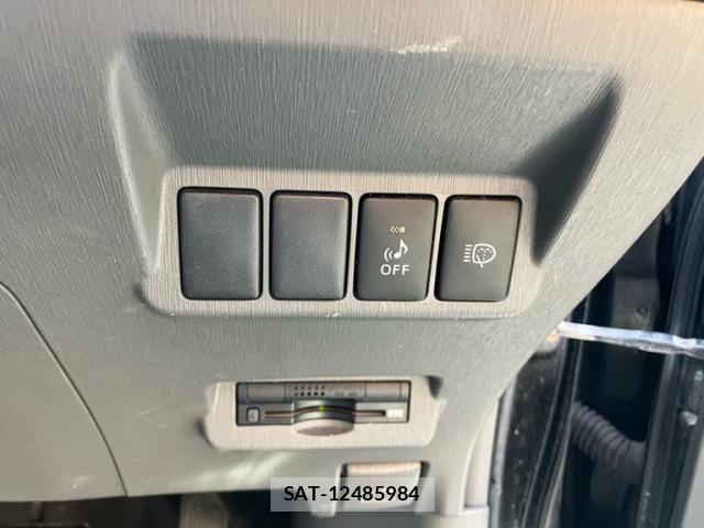 Toyota PRIUS ALPHA 2011-12 8563290-16