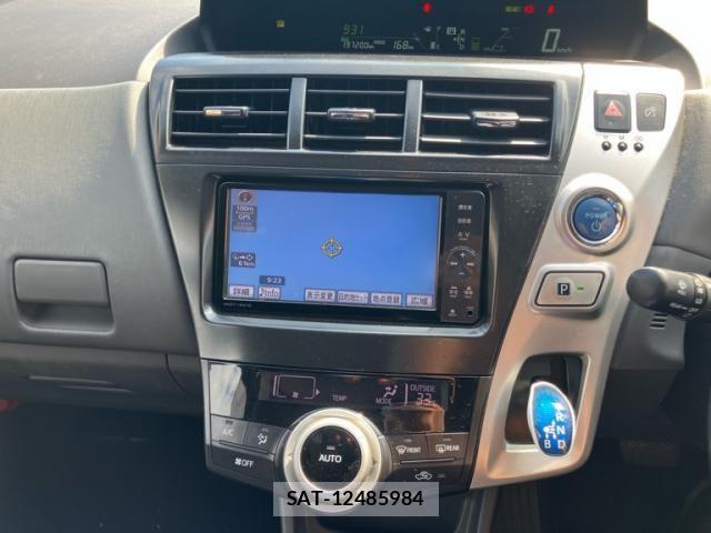 Toyota PRIUS ALPHA 2011-12 8563290-20