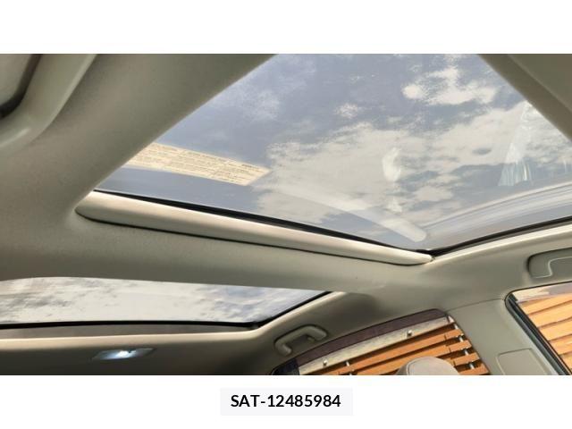 Toyota PRIUS ALPHA 2011-12 8563290-25