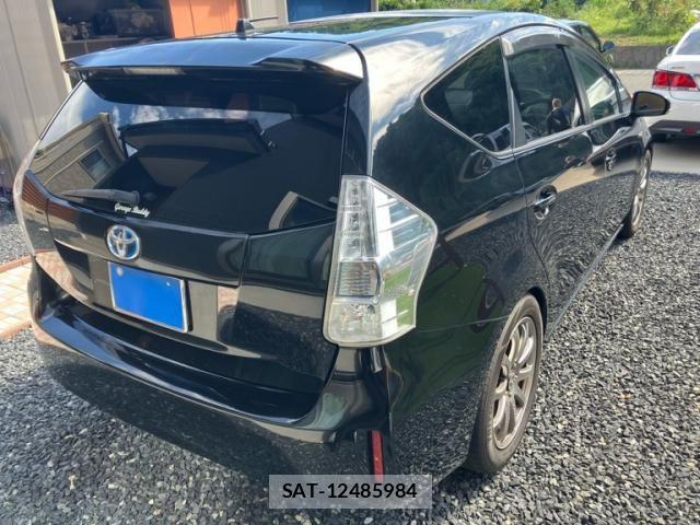 Toyota PRIUS ALPHA 2011-12 8563290-3