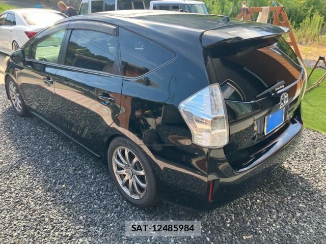 Toyota PRIUS ALPHA 2011-12 8563290-4