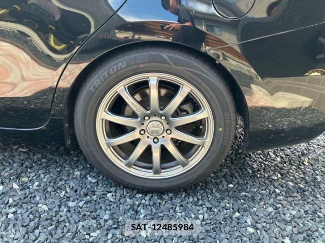 Toyota PRIUS ALPHA 2011-12 8563290-8