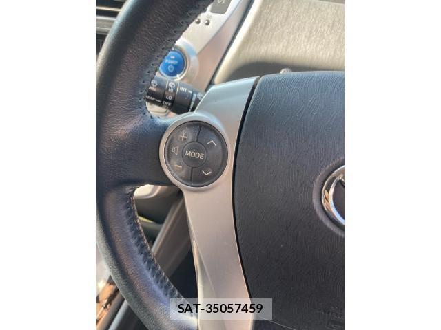 Toyota PRIUS ALPHA 2012-04 8563293-15