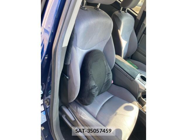 Toyota PRIUS ALPHA 2012-04 8563293-17