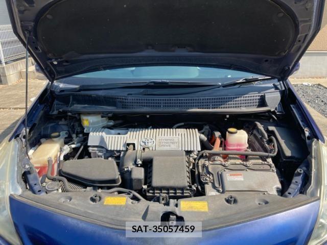 Toyota PRIUS ALPHA 2012-04 8563293-18