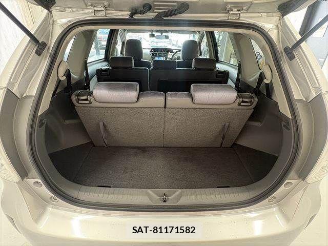 Toyota PRIUS ALPHA 2011-06 8563284-10