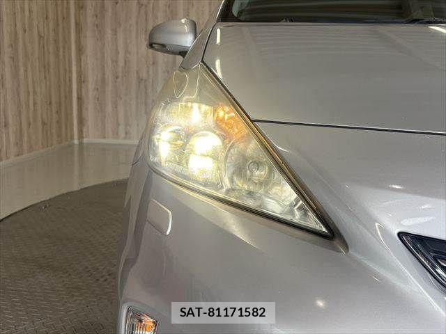 Toyota PRIUS ALPHA 2011-06 8563284-12