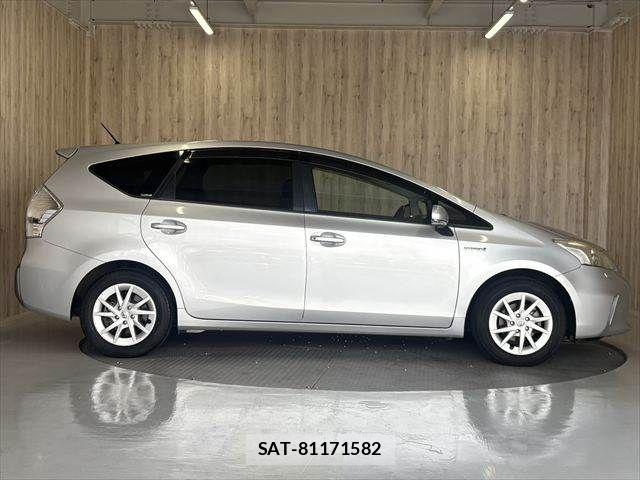 Toyota PRIUS ALPHA 2011-06 8563284-16